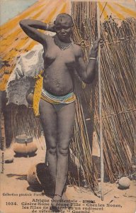 AFRICA OCCIDENTALE SENEGAL NUDITY WOMAN GUEMBE POSTCARD (c. 1906)