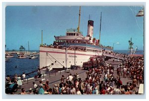 Vintage Visitors Arriving At Avalon Santa Catalina Island Cali. Postcard P85E