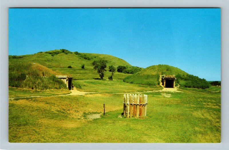 Mandan ND, Fort Lincoln State Park, Earth Lodges, Chrome North Dakota Postcard  
