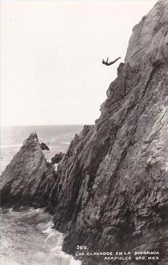 Mexico Acapulco Cliff Diving Real Photo