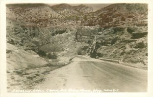 Postcard RPPC Wyoming Big horn mountains Entrance shell canon 1940s 23-9334