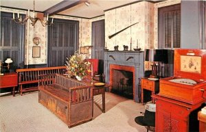 Lebanon Ohio~Ragina Recor Player~Revolvers Below Fire Place~Golden Lmb 1966