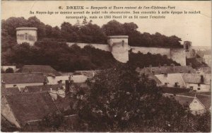 CPA Dreux Remparts et Tours restant de l'ex Chateau Fort FRANCE (1155209)