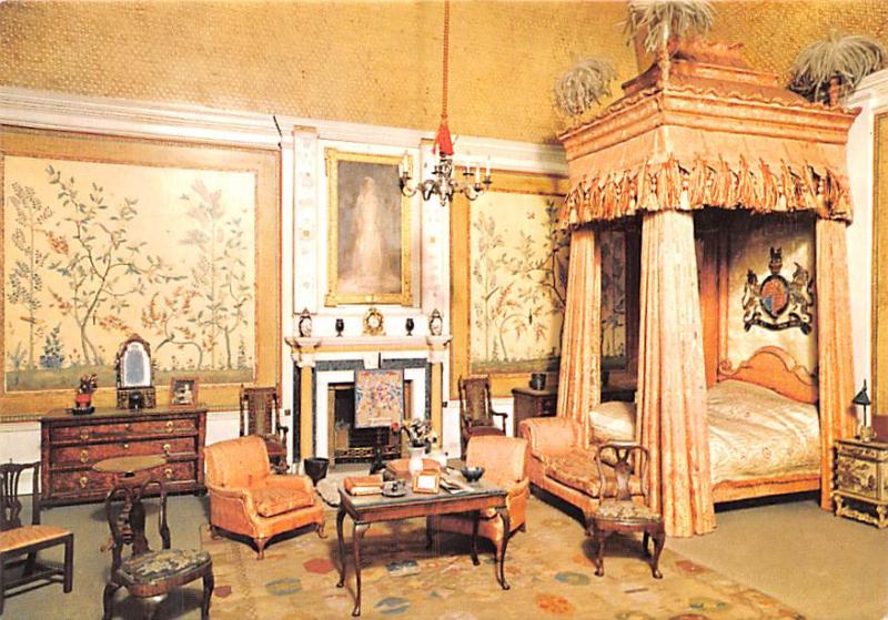 Queen Mary's Dolls' House - Windsor