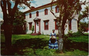 Victoria BC Craigflower Manor Unused Postcard G99