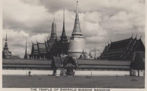 RPPC THE TEMPLE EMERALD BUDDHA BANGKOK THAILAND REAL PHOTO POSTCARD (c. 1940s)