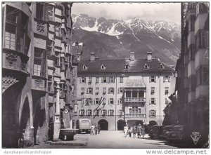 Austria Innsbruck Herzog Friedrichstrasse mit Goldener Dachl 1957