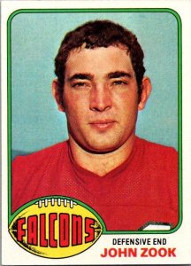 1976 Topps Football Card John Zook Atlanta Falcons sk4589