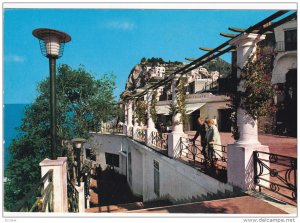 CAPRI , Italy , 50-70s ; Die Terrasse und Seileck Station