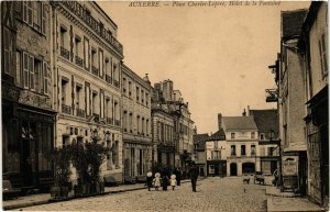 CPA Auxerre - Place Charles-Lepere - Hotel de la Fontaine FRANCE (960468)