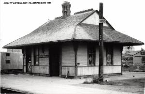 Hillsboro Texas Railway Express Agency Real Photo Vintage Postcard (J20568)