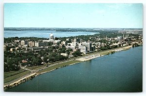 1950s MADISON WISCONSIN LAKES MENDOTA AND MONONA TRUAX FIELD POSTCARD P3102