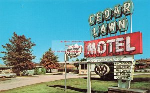IA, Waverly, Iowa,  Cedar Lawn Motel, Exterior View, Dexter Press No 32887-C