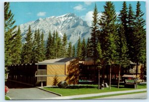 BANFF, Alberta Canada ~ CHARLTON'S EVERGREEN COURT Motel 1975 ~ 4x6 Postcard