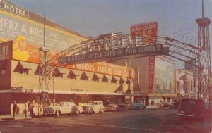 RENO ARCH Nevada Street Scene Harolds Club Casino Vintage Postcard ca 1950s