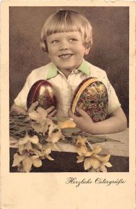 BG4380 child boy flower egg ostern easter   germany greetings