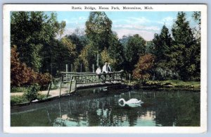 1920's MENOMINEE MICHIGAN HENES PARK RUSTIC BRIDGE SWAN ANTIQUE KROPP POSTCARD