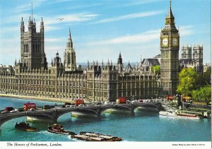 The Houses of Parliament & Thames River Big Ben Clock London England