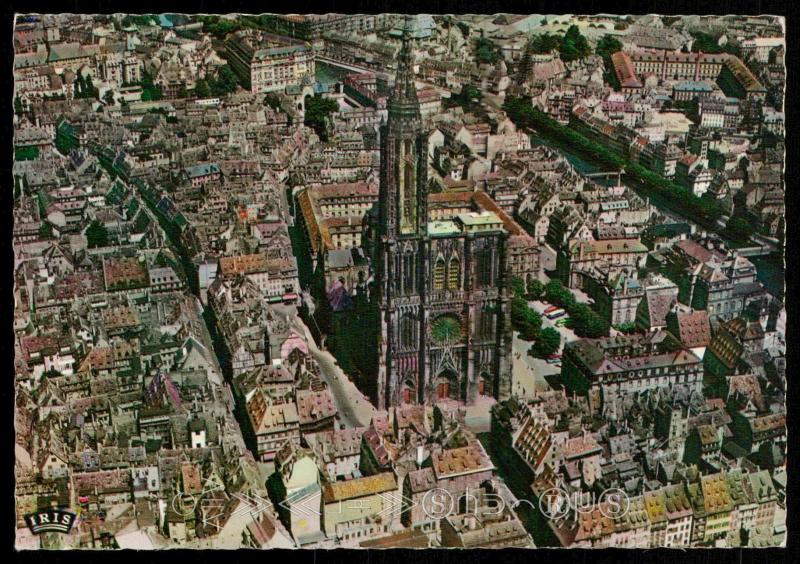 En avion sur STRASBOURG - La Cathedrale