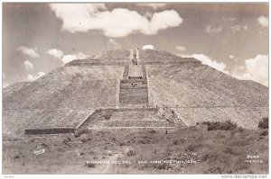 RP; Piramide del Sol, San Juan Teotihuacan, Mexico, 10-20s
