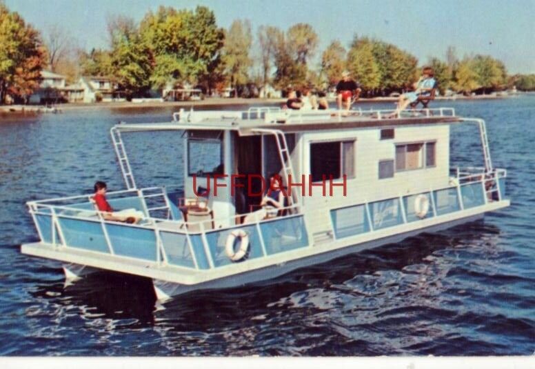 PARTY DOLL FLEET HOUSEBOATS rentals sales FREMONT, WI photo by Pack