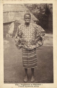 CAR, Ubangi-Shari, Negresses à Plateaux, Lip Plate Natives (1920s) Postcard (3)