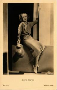 CPA AK Ross Verlag 5922 1 Greta Garbo FILM STARS (816124)