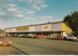 KELOWNA , B.C. , Canada , 50-70s ; Valley Fruit Stand