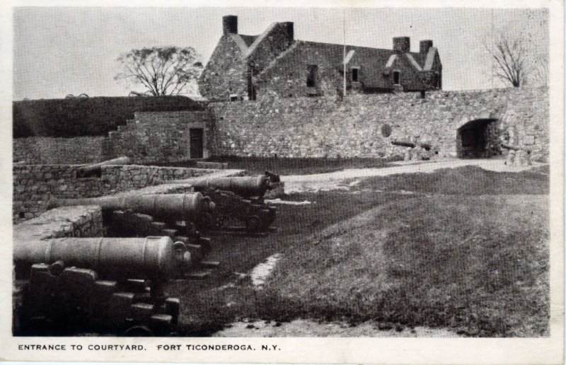 [ Velva-Tone ] US NY Fort Ticonderoga - Another Entrance To Courtyard (B/W)