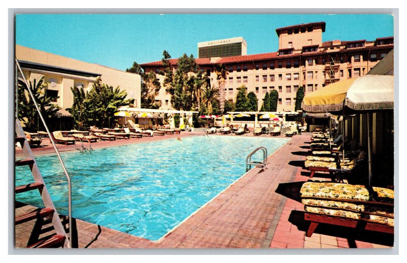 Vintage Postcard CA Ambassador Hotel Los Angeles California Swimming Pool 