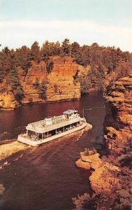 WI, Wisconsin Dells  CLIPPER WINNEBAGO TOUR BOAT~Romance Cliff  Chrome Postcard