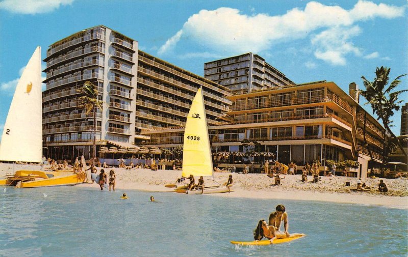 Reef Hotel Waikiki Honolulu Beach Hawaii 1960s postcard