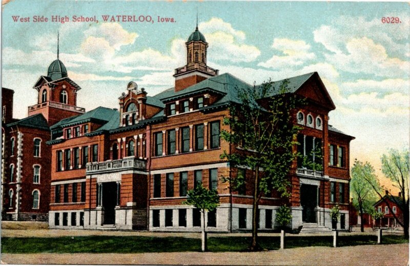 Vintage Postcard IA Black Hawk County Waterloo West Side High School ~1910 H15