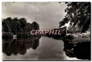 Modern Postcard Chantilly Chamont The Banks of L & # 39Oise and Camp Cesar