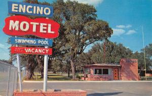 Pleasanton Texas Encino Motel Street View Vintage Postcard K41076