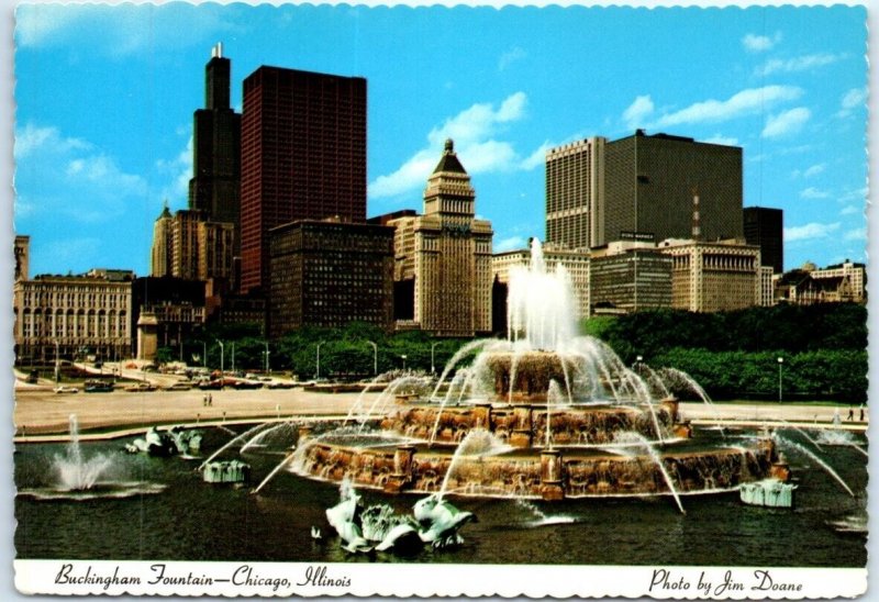 Postcard - Buckingham Fountain - Chicago, Illinois