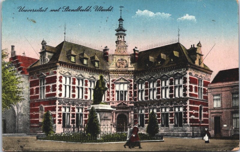 Netherlands Utrecht Universiteit met Standbeeld Vintage Postcard 04.95