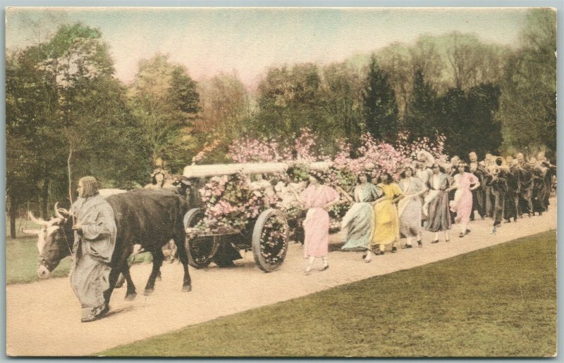 BRYN MAWR COLLEGE PA MAY DAY 1924 VINTAGE HAND COLORED REAL PHOTO POSTCARD RPPC