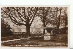 Somerset Postcard - Victoria Park and Royal Crescent - Bath - RP - Ref 14991A