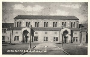 Vintage Postcard 1945 Union Pacific Depot Ogden Utah UT Ogden News Company
