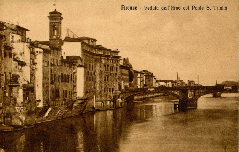 Italy - Florence (Firenze) - Arno River & S. Trinity Bridge