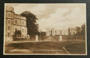 Mint Vintage Picture Postcard Windsor Castle Berkshire County United Kingdom