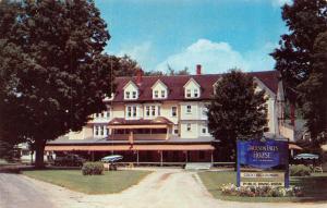 JACKSON, NH  New Hampshire  THE JACKSON FALLS HOUSE  Roadside   c1940's Postcard