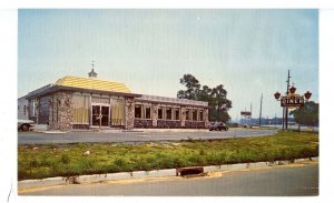 NJ - Middletown. Town & Surf Diner ca 1963