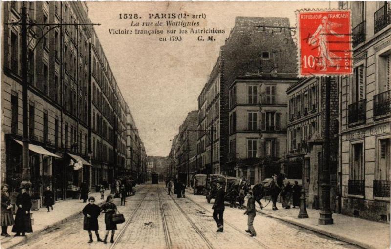 CPA PARIS (12e) La rue de Wattignies. (563181)