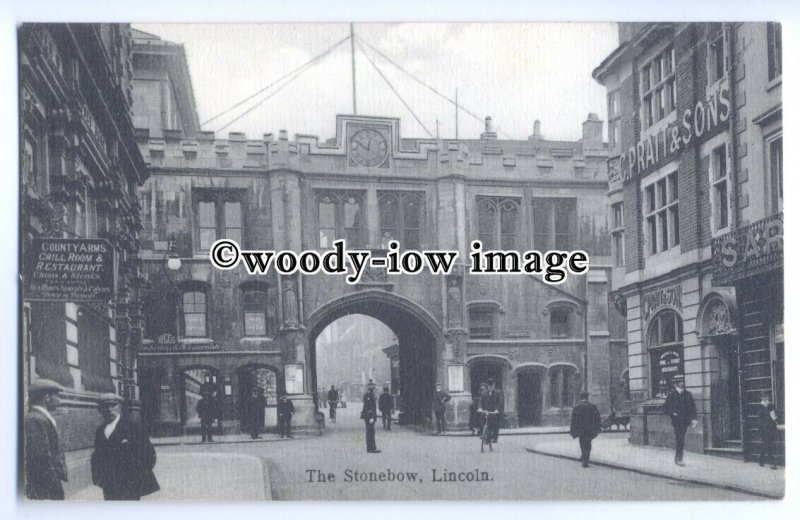 tq0318 - Lincs - The Stonebow, County Arms, & C.Pratt & Sons, Lincoln - postcard 