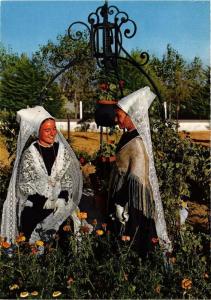 CPM Ile de Re Retaises en costumes de ceremonie FOLKLORE (753713)