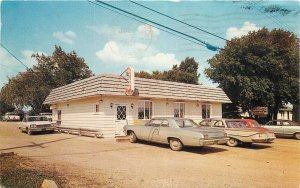 Postcard Michigan Davidson Jonesey's Inn Autos occupation O'Neil 23-7611