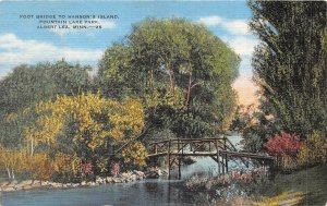 uk42237 foot bridge to hansons islandfountain lake park albert lea  minnesota us