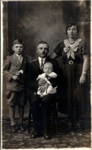 AZO RPPC Canada Well-Dressed Couple with Boy and Toddler in Studio 1930s K20